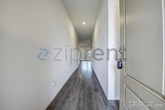 Foto del edificio - 3918 Dickinson Ave