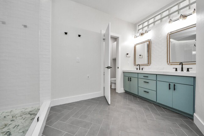 Building Photo - 5710 Cornish St