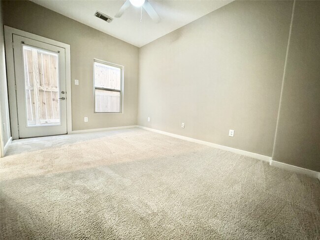 Foto del edificio - 1515 Birdsall St