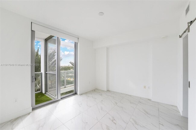 Foto del edificio - 2000 Metropica Wy