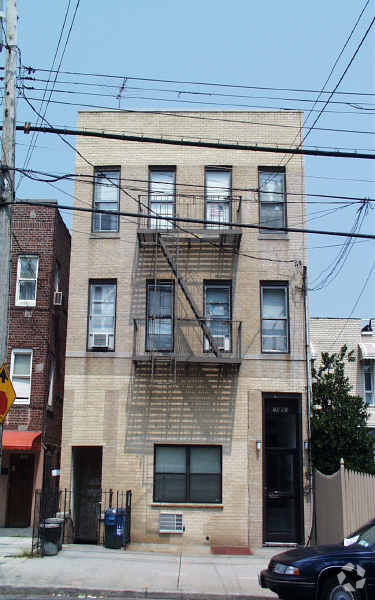 Primary Photo - 1091 Neill Ave