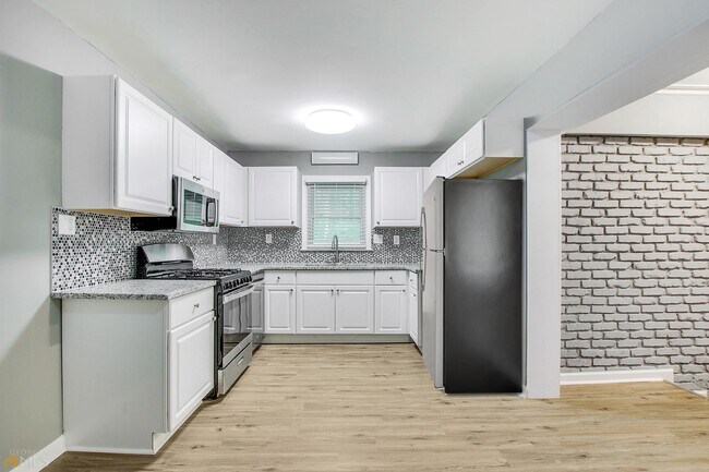 Foto del edificio - 6352 N Sweetwater Rd
