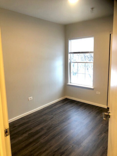 Foto del edificio - 1521 Centennial Dr