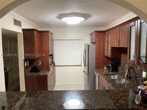 Building Photo - 16240 Laurel Dr
