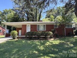 Building Photo - 932 Hickory Nut St