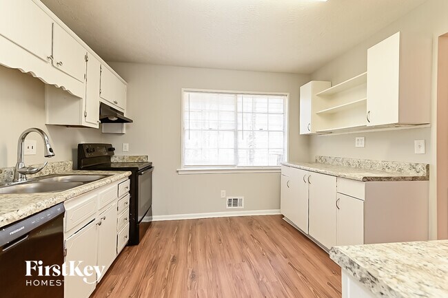 Foto del edificio - 8531 Jenson Dr