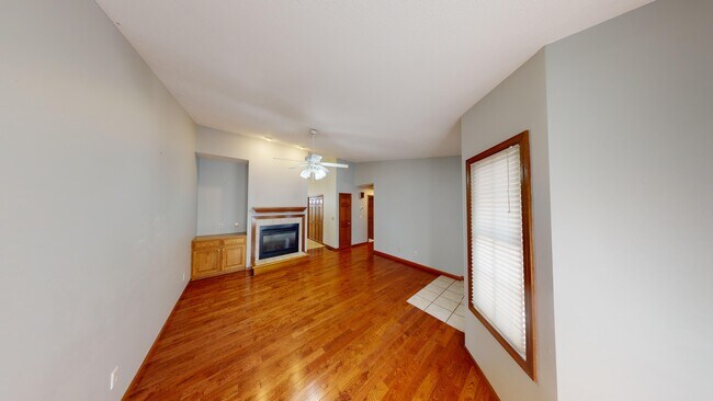 Sala de estar - 3209 Sequoia Dr