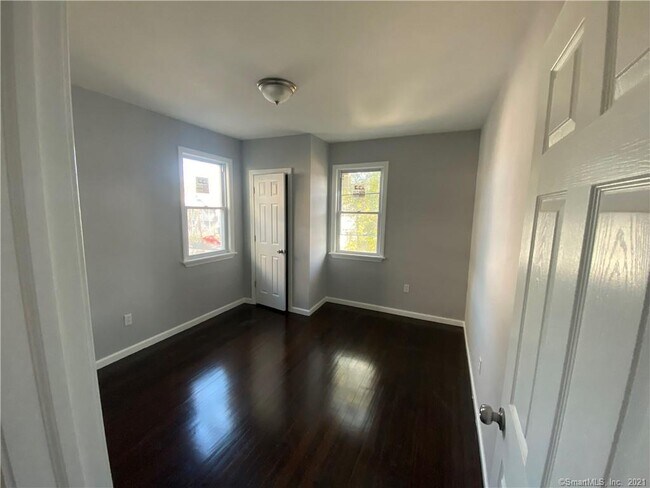 Building Photo - 210 Lenox Ave