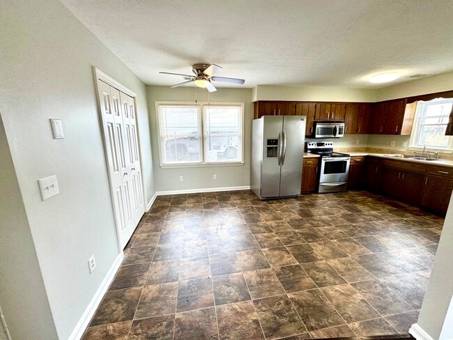 Foto del edificio - 185 Stonehouse Rd