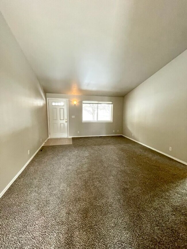 Foto del edificio - Beautiful 3 Bedroom Single Level home near Old Mill!