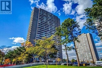 Building Photo - 715 Don Mills Rd.