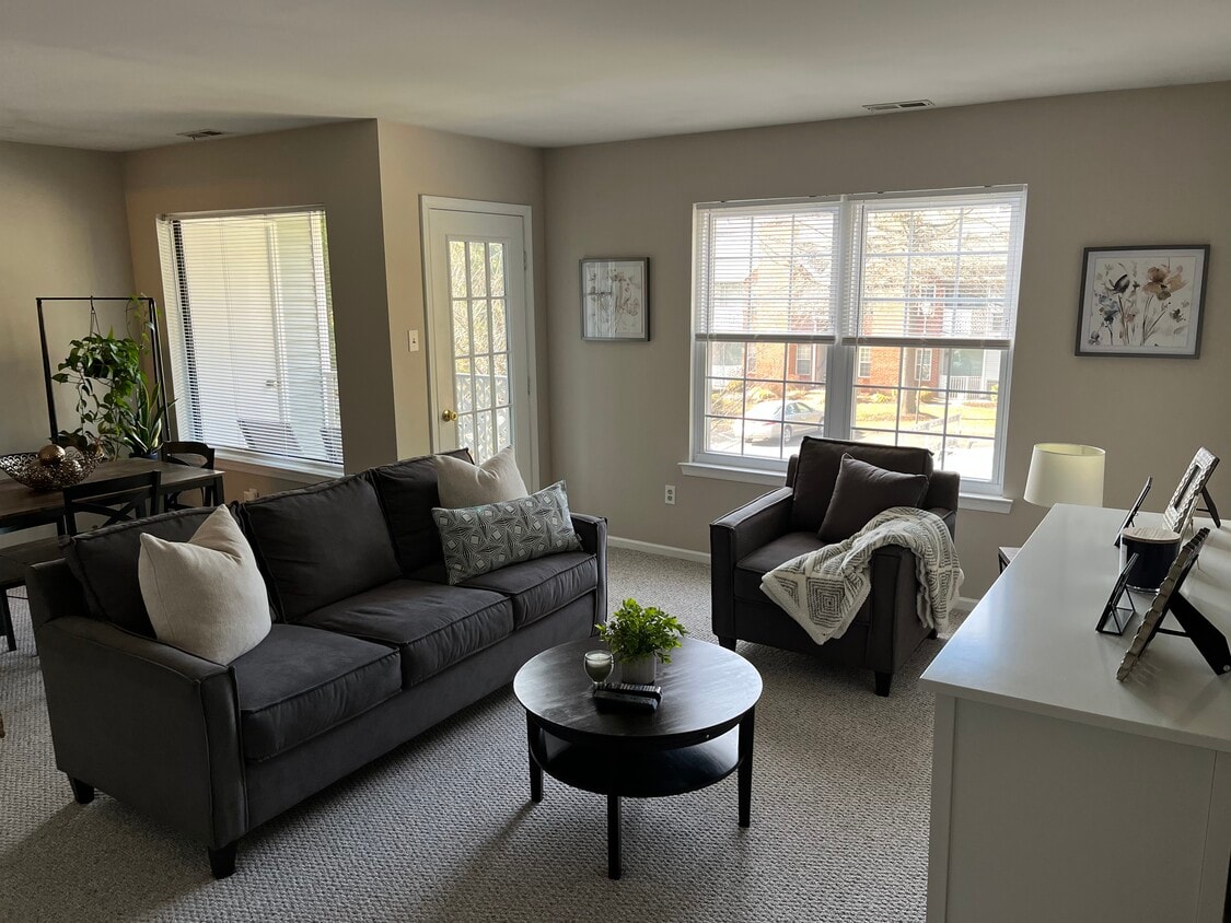 Foto principal - 1604 Diamond Drive