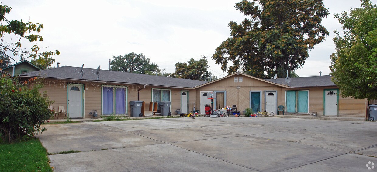 Primary Photo - 123 9th Ave N