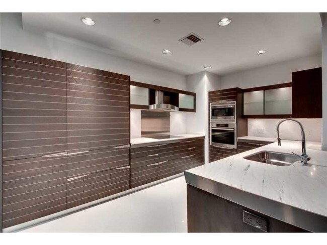 Foto del edificio - 200 Biscayne Blvd