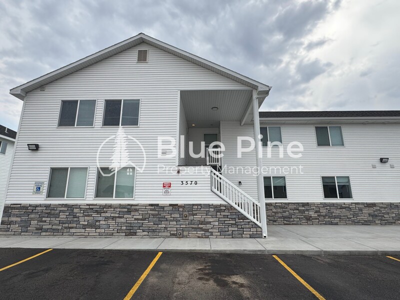 Primary Photo - 3570 Colt Cir