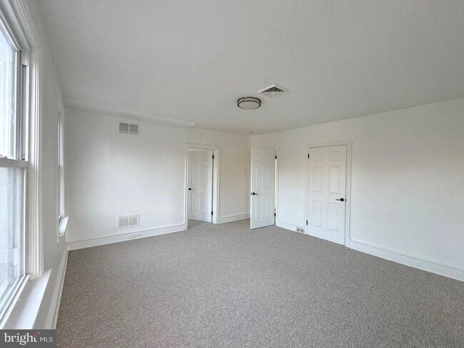 Foto del edificio - 1121 Rosedale Ave