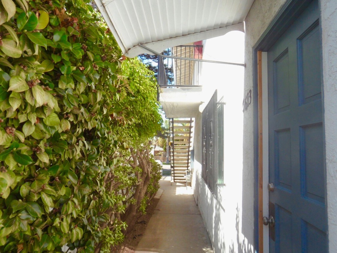 Primary Photo - 6613 La Jolla Blvd