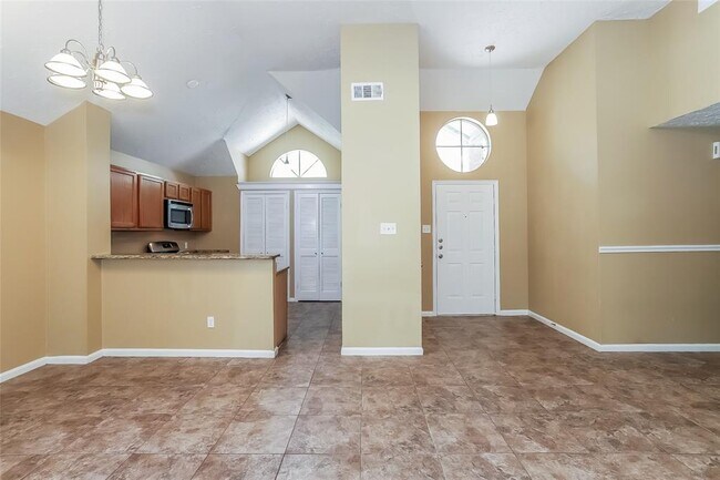 Building Photo - 3523 Grove Oaks Dr