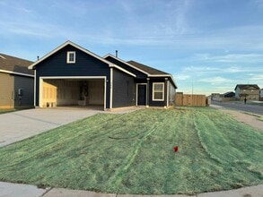 Building Photo - 300 Amber Gln