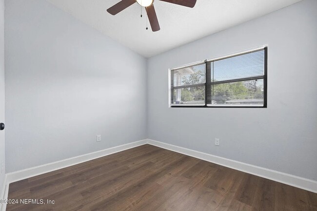 Foto del edificio - 2482 Quail Ave