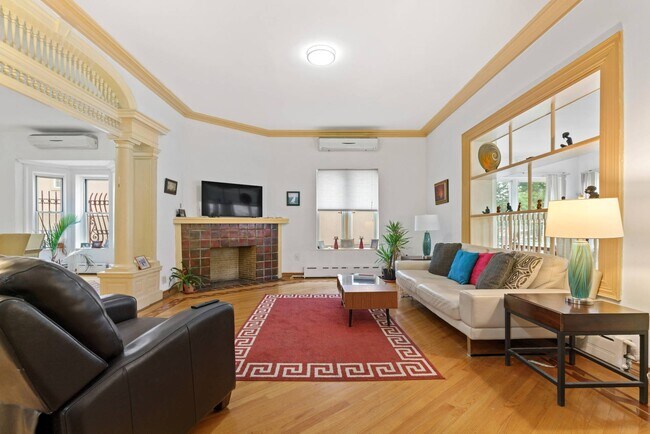 Foto del edificio - 619 Beverley Rd