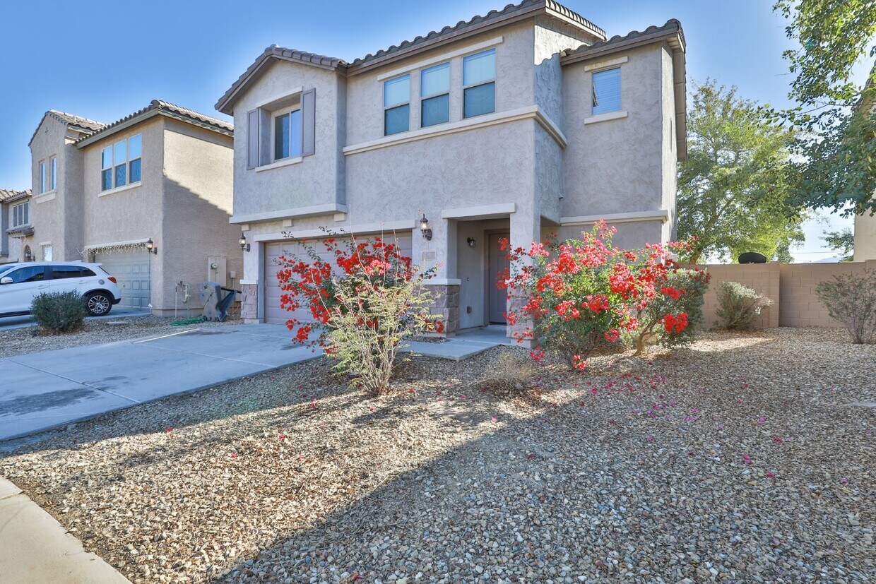 Primary Photo - Charming 3 Bed, 2.5 Bath Home in Laveen wi...