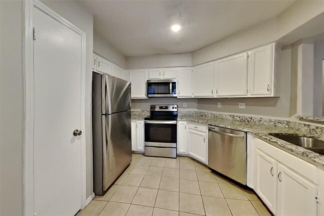 Building Photo - 11914 Osage Park Dr