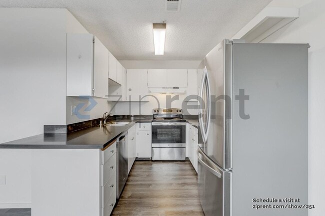 Building Photo - 966 Borden Villa Dr