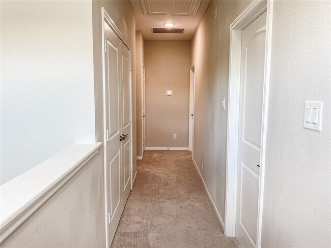 Foto del edificio - 4606 Windsor Sq Dr
