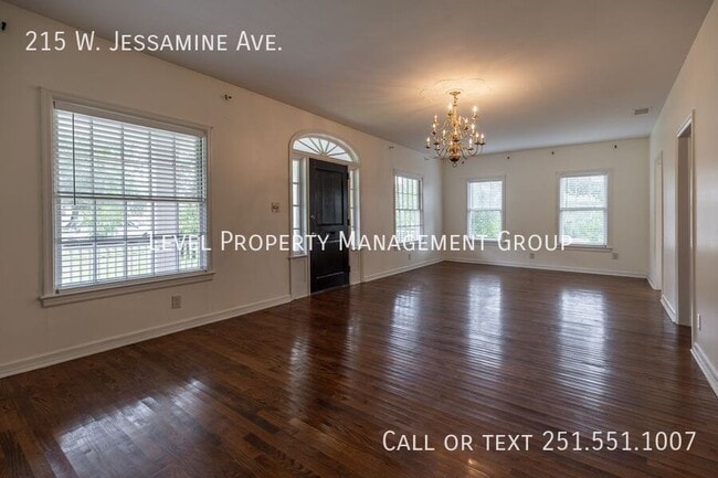 Building Photo - 215 W Jessamine Ave