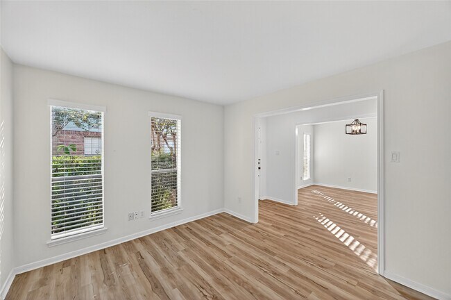 Building Photo - 14734 Perthshire Rd