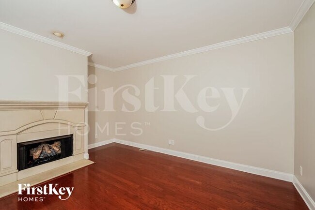 Foto del edificio - 6950 Meadow Ridge Dr