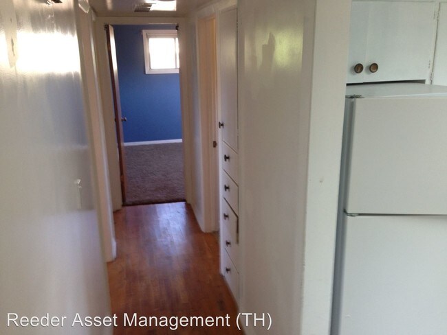 Building Photo - 225 E 900 N