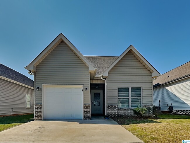 Building Photo - 152 Park Dr N
