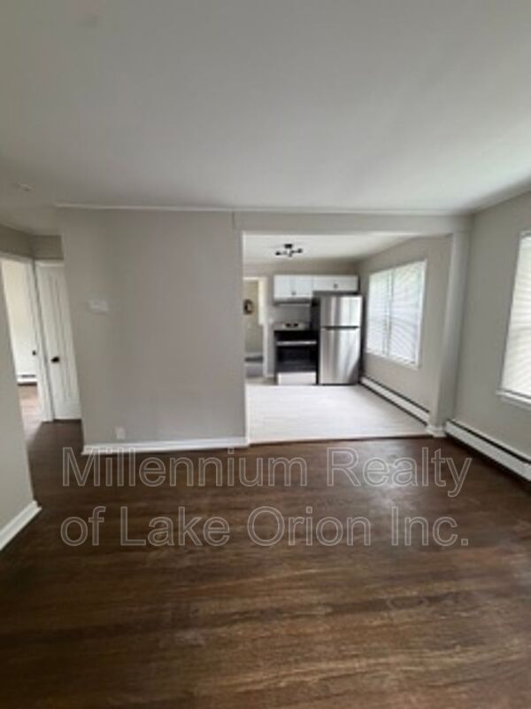 Building Photo - 760 3rd Ave