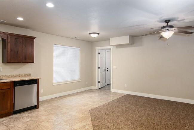 Foto del edificio - Spacious 3 Bed, 2 Bath Home in Pleasant Gr...