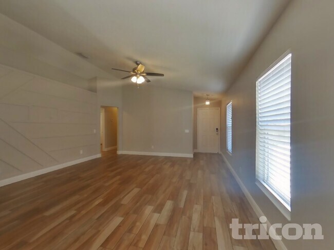 Building Photo - 10123 41st Ct E