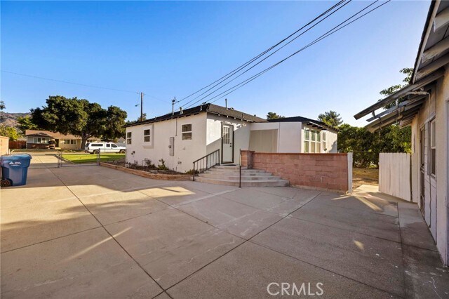 Foto del edificio - 720 E Foothill Blvd