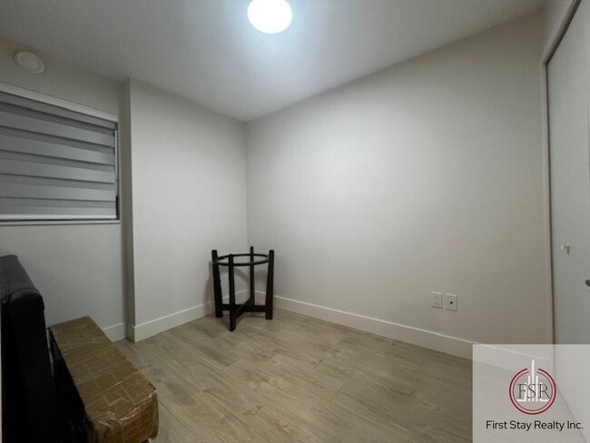 Building Photo - 927 Chestnut St