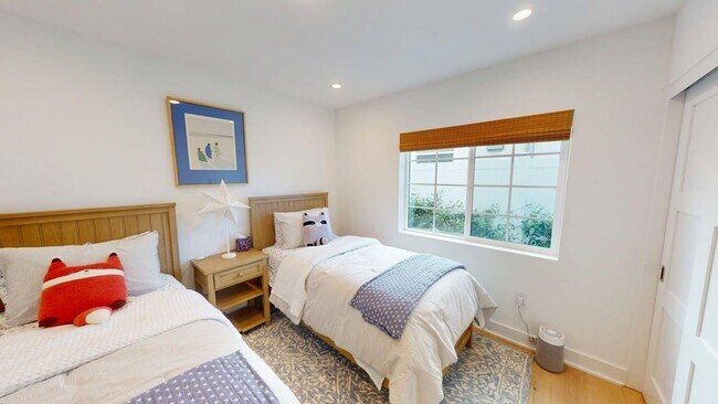 Foto del edificio - BRAND NEW CONDO | EV Charging