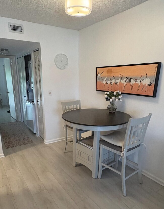 Foto del edificio - 540 SW South River Dr