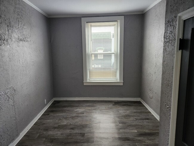 Building Photo - 8 E Railroad St