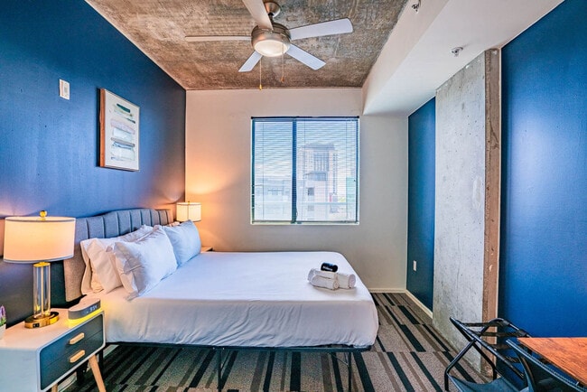 Building Photo - 913 N 3rd St