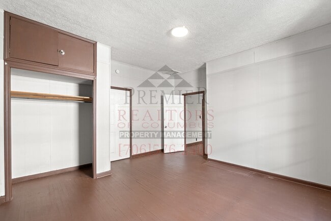 Building Photo - 108 Comer St