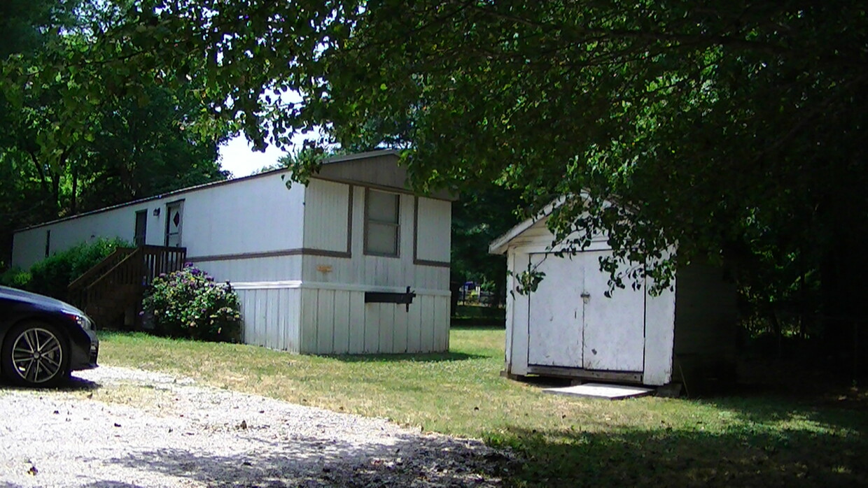 Primary Photo - 107 Elm St