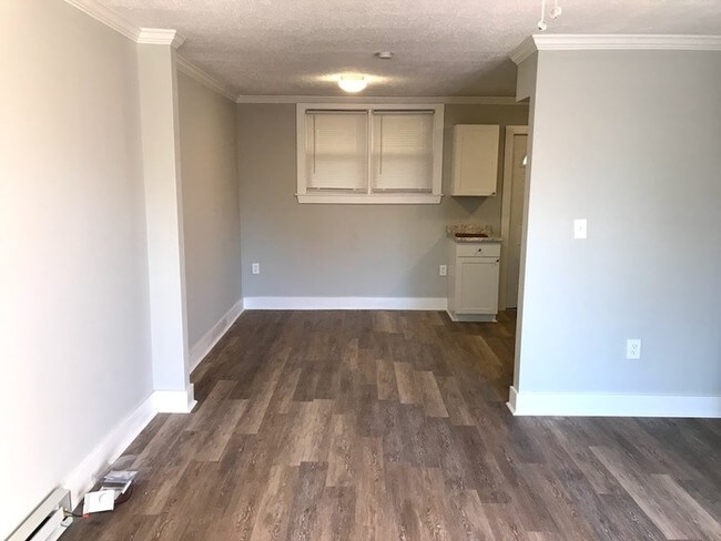 Building Photo - Beautiful Apartment if North Hillsborough