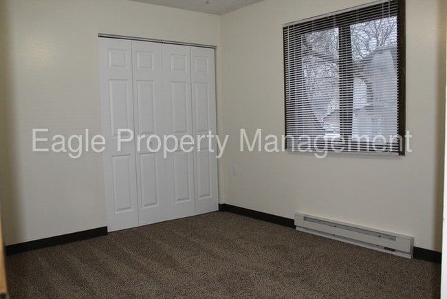 Building Photo - 2095 5th Ave