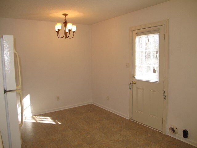 Building Photo - *** AVAILABLE AUG. 1ST *** 2/1 DUPLEX