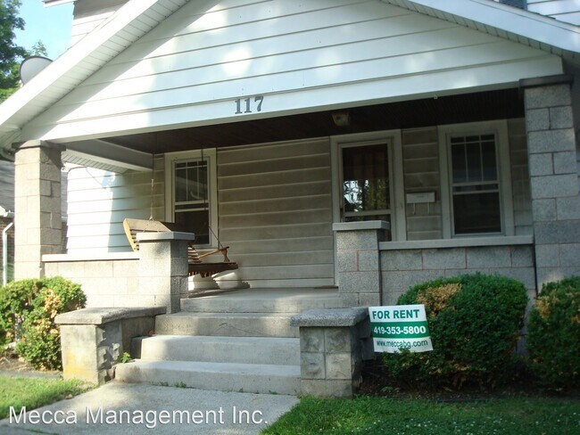 Building Photo - 117-117 1/2 N Summit St