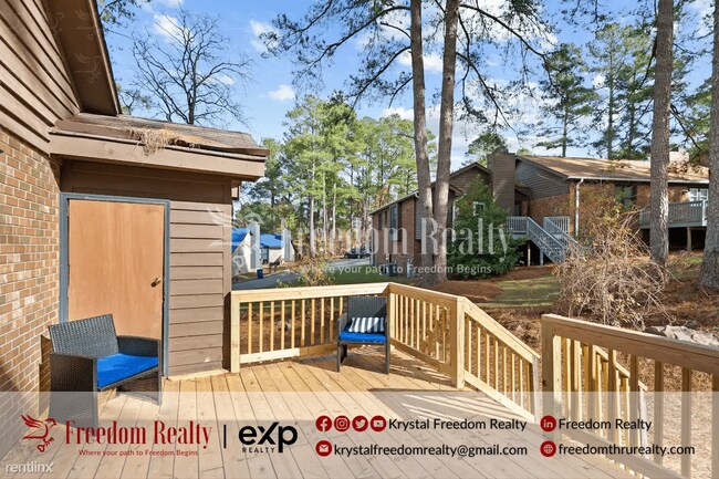 Foto del edificio - 2 br, 2 bath Triplex - 119 Homeplace Court